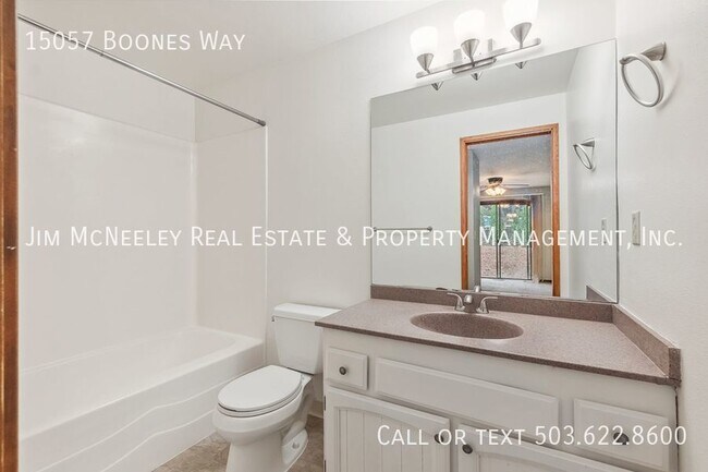 Building Photo - Great quiet L.O. Location!  3 bed/ 2 bath ...