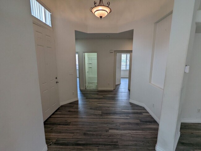 Building Photo - 8148 Slate Falls St