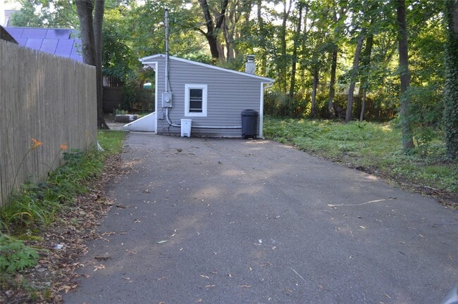 Primary Photo - 59 Robinson Ave