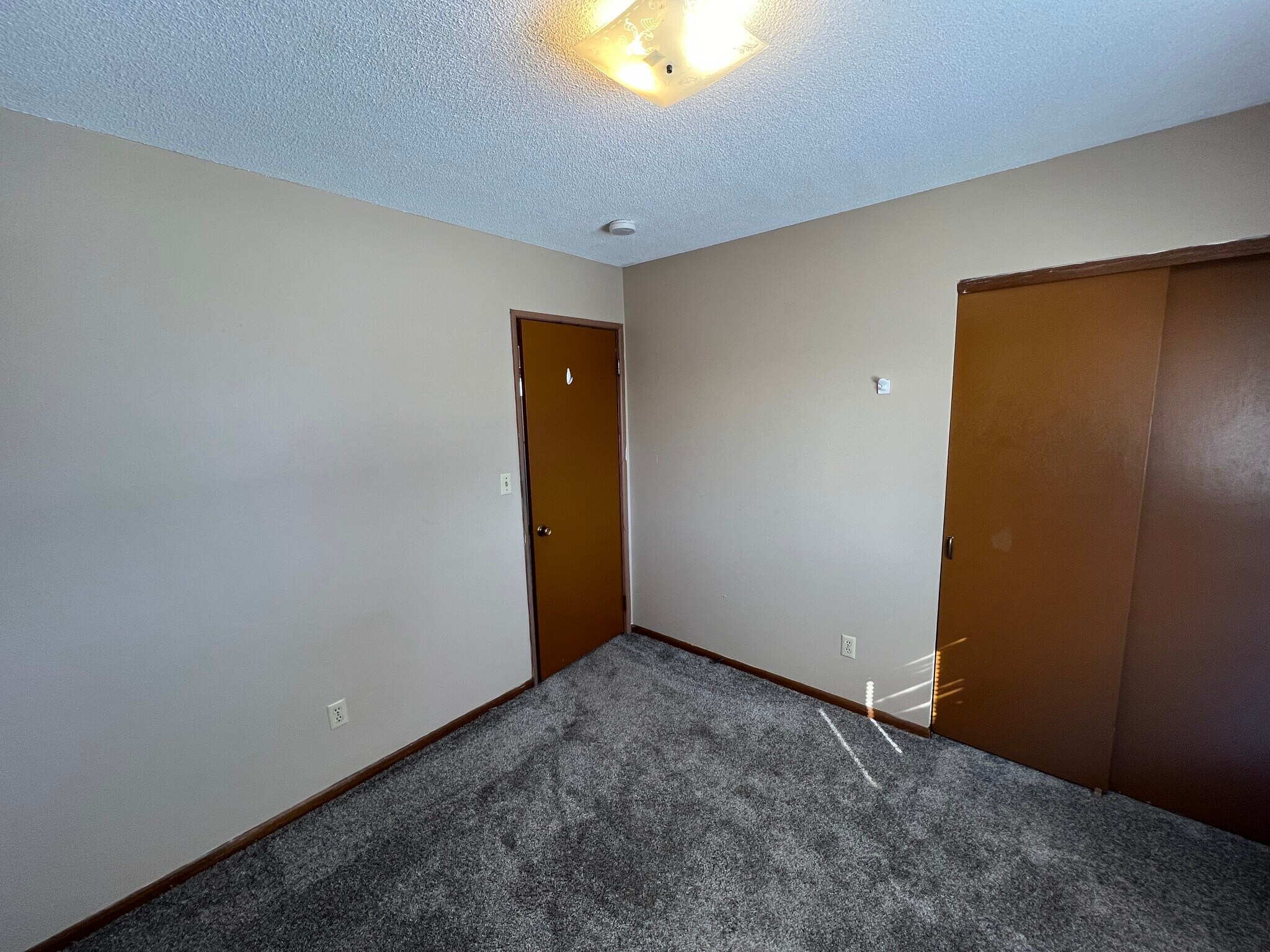 Building Photo - 2216 18 1/2 Ave NW