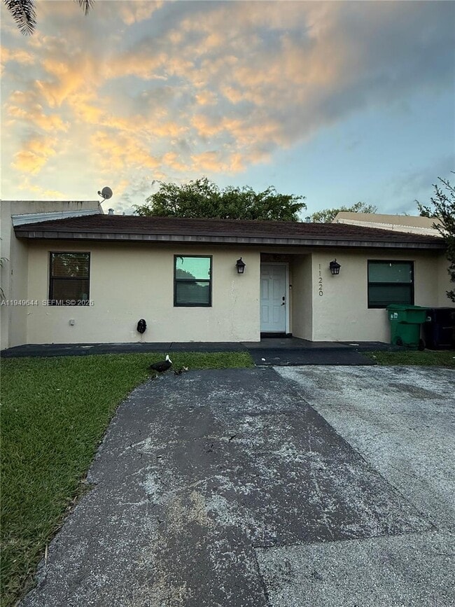 Building Photo - 11220 SW 125th Pl