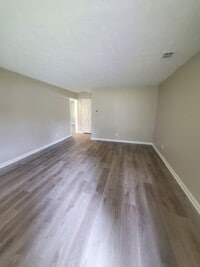 Building Photo - 245 Kimberly Way SW