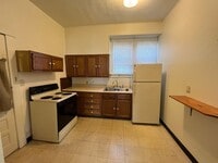 Building Photo - 1642 Main St