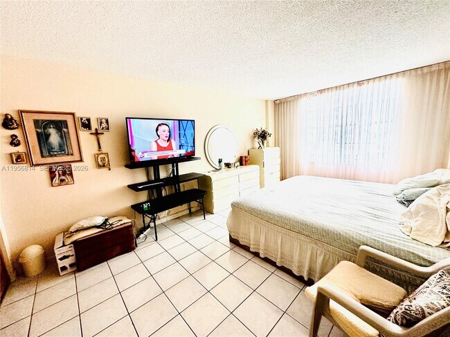 Building Photo - 230 174th St