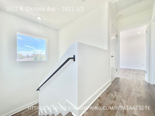 Building Photo - Beautiful new modern 3 story townhome 3 Be...