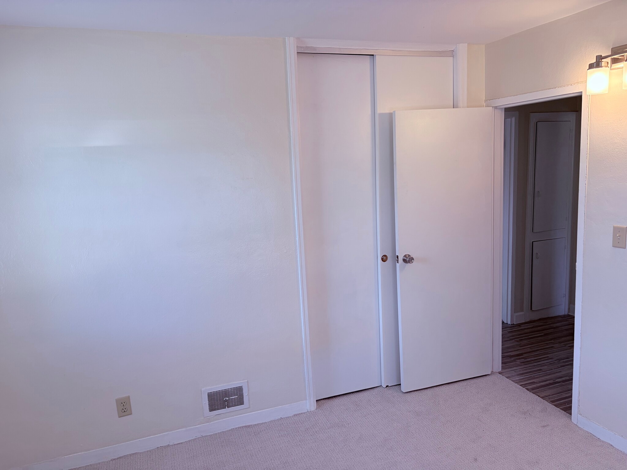 Building Photo - 601 Hadley Ave