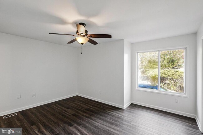 Building Photo - 8115 King Arthurs Ct