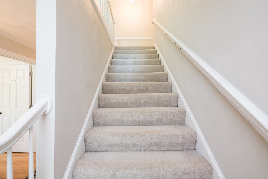 Building Photo - 338 W Olney Rd