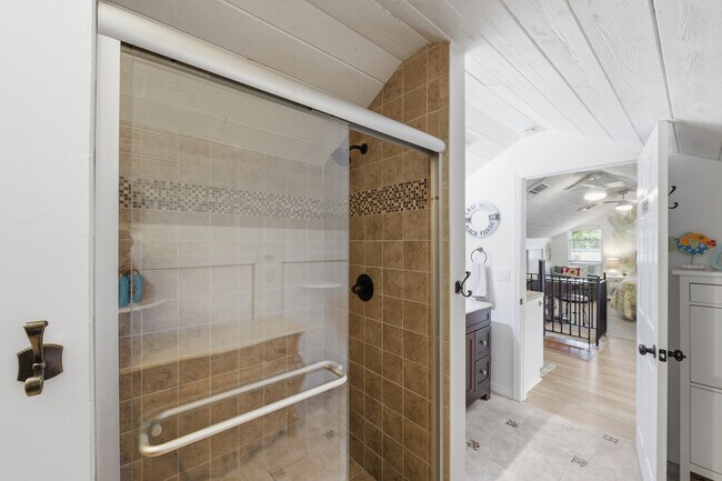 Building Photo - 117 S Palmway