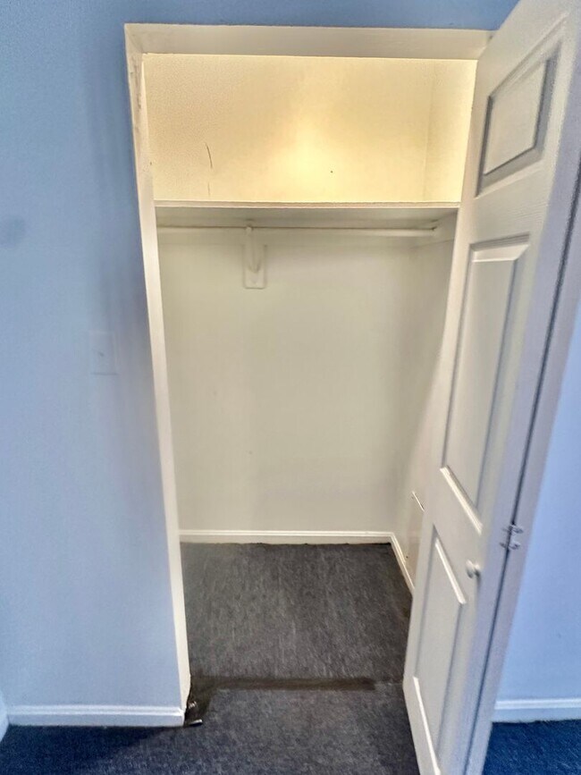 Building Photo - 2052 -Loukas