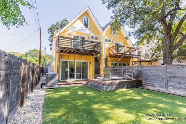 Building Photo - 3133 Govalle Ave