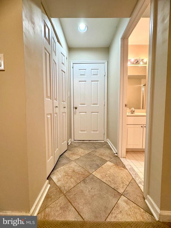 Building Photo - 11433 Hollowstone Dr