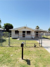 Building Photo - 4321 Royal Palm St
