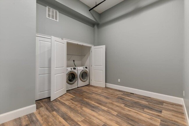 Building Photo - 122 Washington St