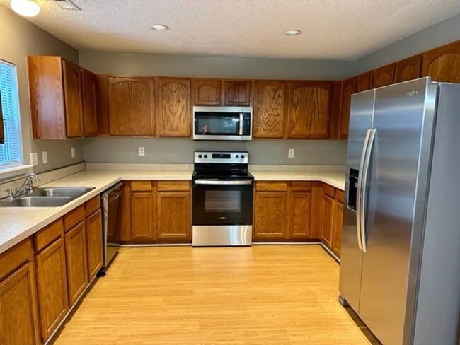 Building Photo - 5091 Ballantine Dr