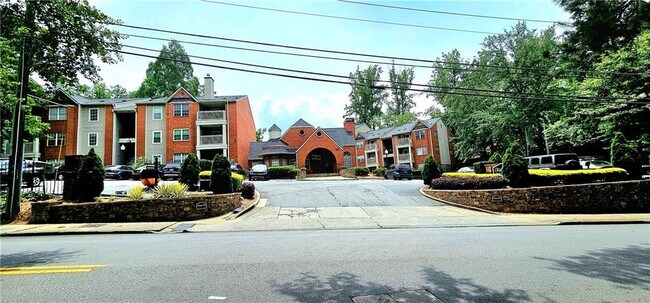 Building Photo - 2060 Chastain Park Ct NE