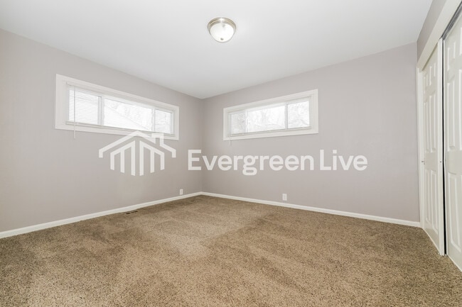 Building Photo - 7208 E 108th St