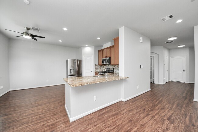 Building Photo - 2931 Palm Oaks Trail