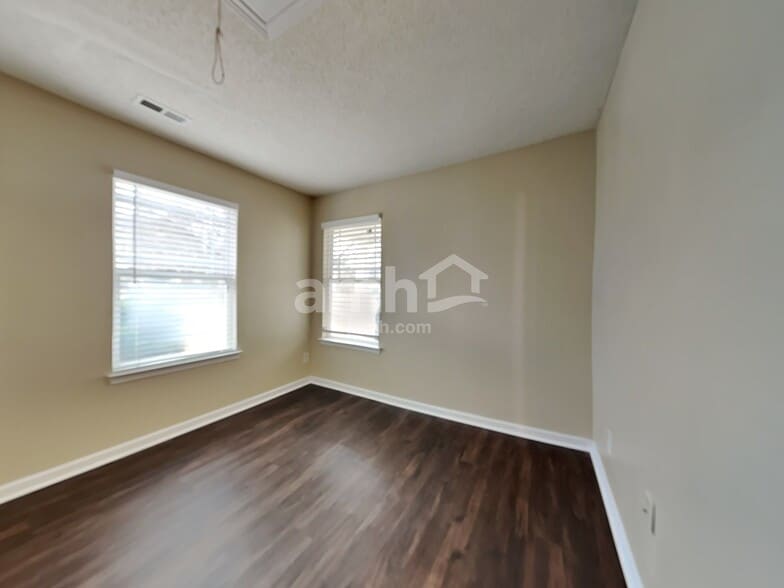 Building Photo - 105 Peterborough Dr