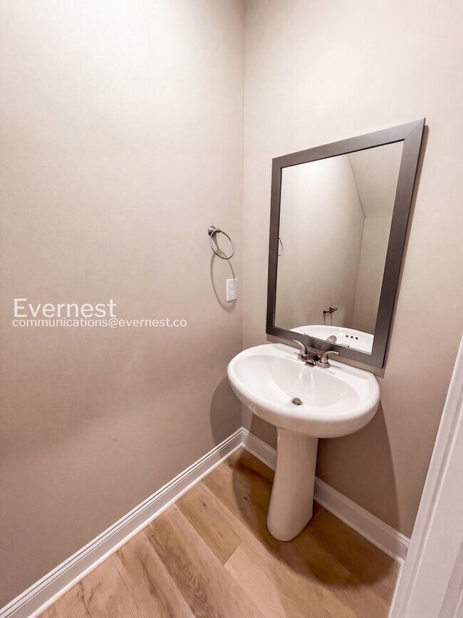 Building Photo - 3385 Polly Dr