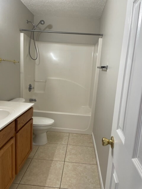 Building Photo - "Charming 2-Bed Townhouse Oasis - Prime Fort Walton Beach Location!"