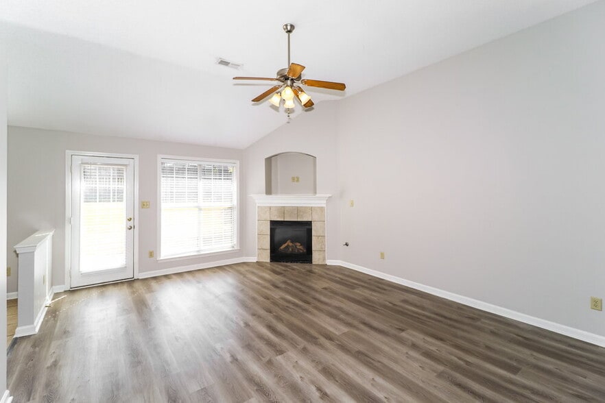 Building Photo - 10109 Lynham Dr