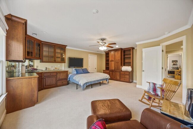 Building Photo - 11005 Stone Mountain Dr