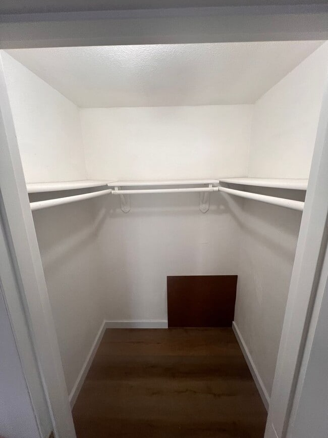 Building Photo - Do not pay for Heat or Hot Water, this beautiful condo has them included for you!