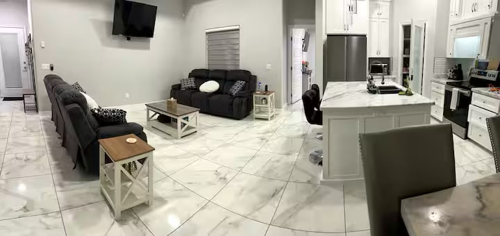 Building Photo - 3402 Las Vistas Ln