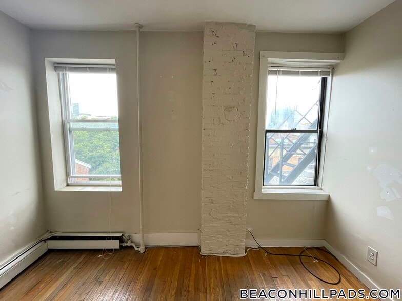 Building Photo - 44A Joy St