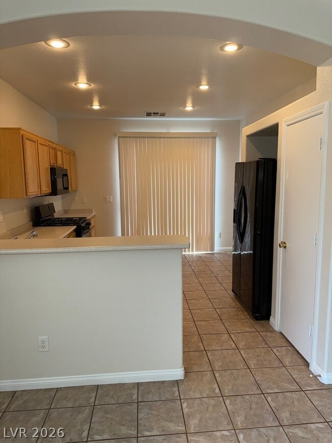 Building Photo - 8475 Regal Hills Ct