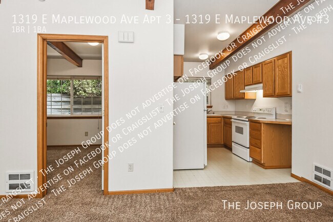 Building Photo - 1319 E Maplewood Ave