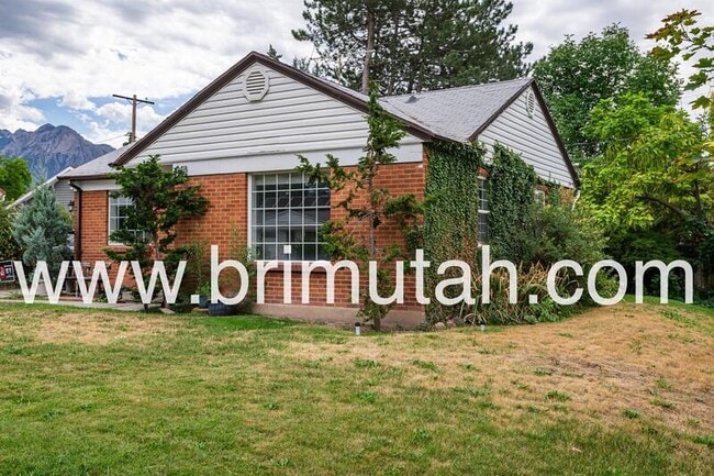 Building Photo - 950 E Millcreek Way