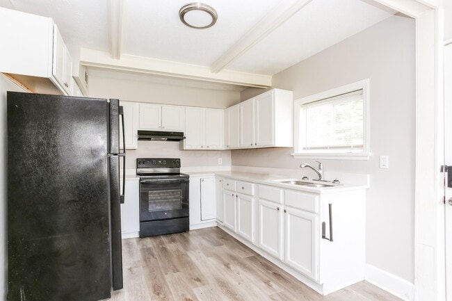 Building Photo - 3706 Elm St