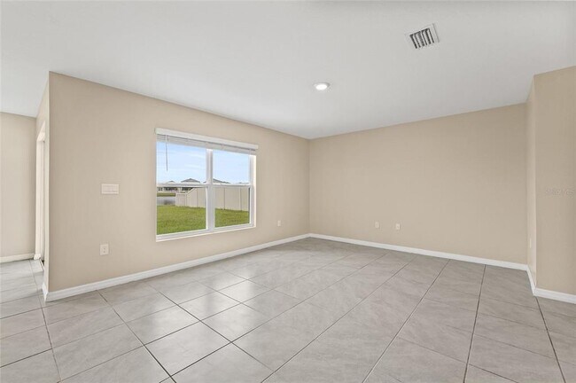 Building Photo - 16847 Delia St