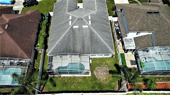 Building Photo - 304 Crisan Ct