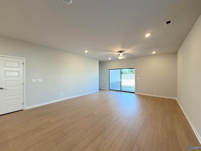 Building Photo - 14739 Mountain Strm Dr