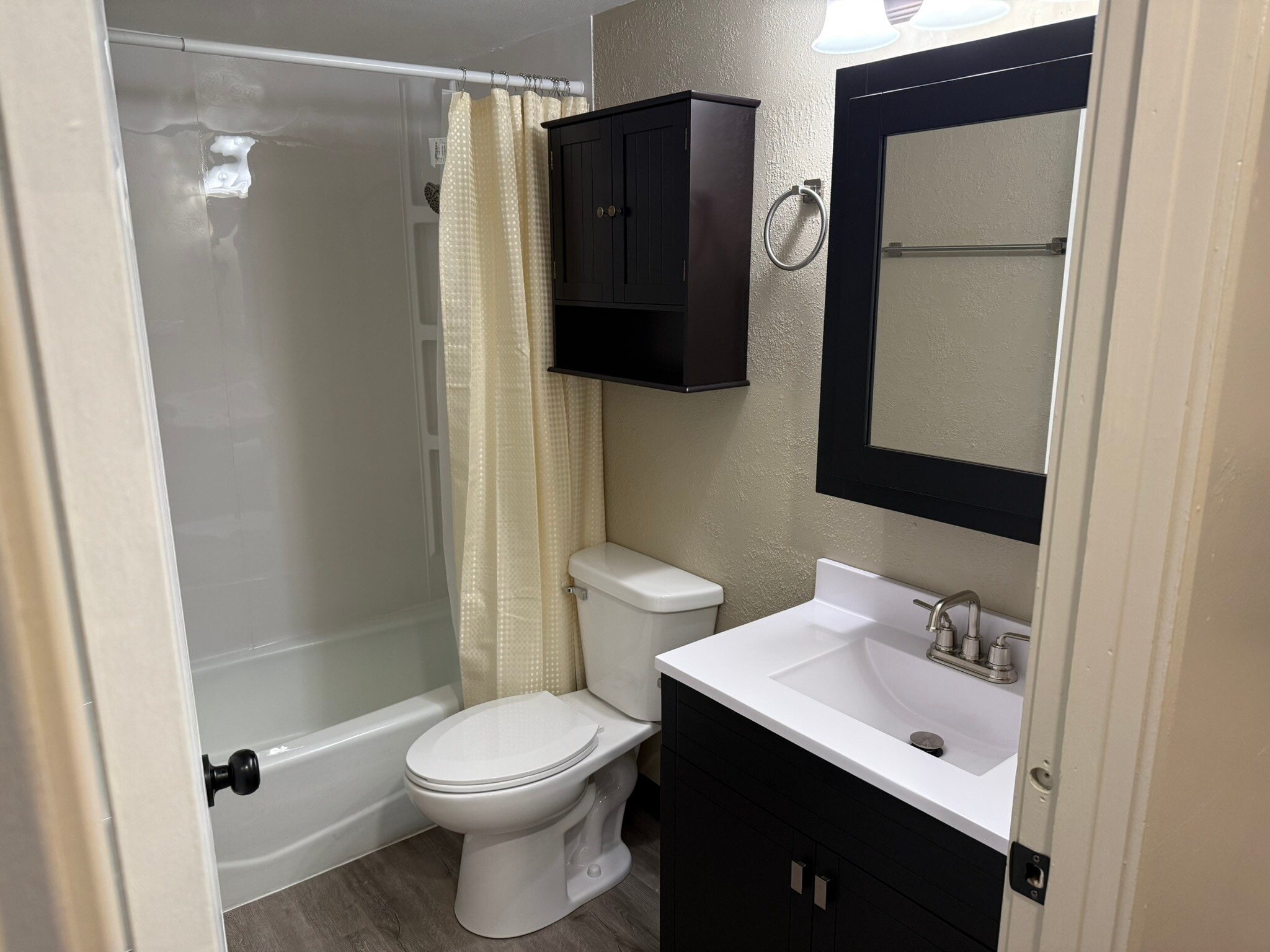 Bathroom - 616 W Boone St