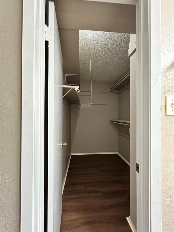 Building Photo - 23122 Dew Wood Ln