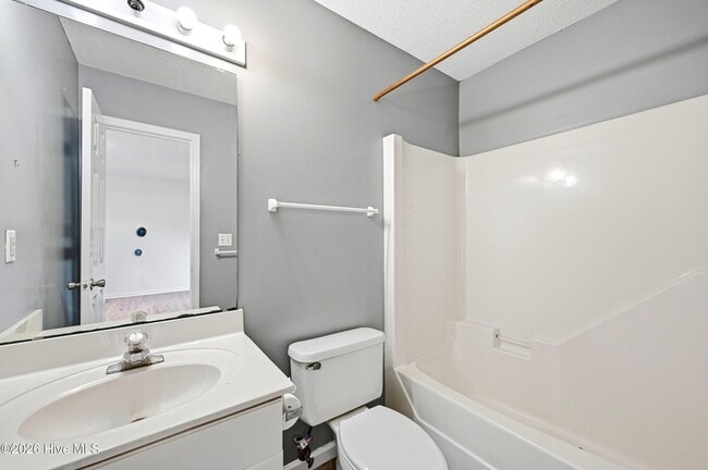 Building Photo - 118 Avondale Ave