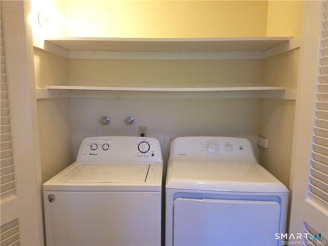 Building Photo - 167 Heritage Vlg