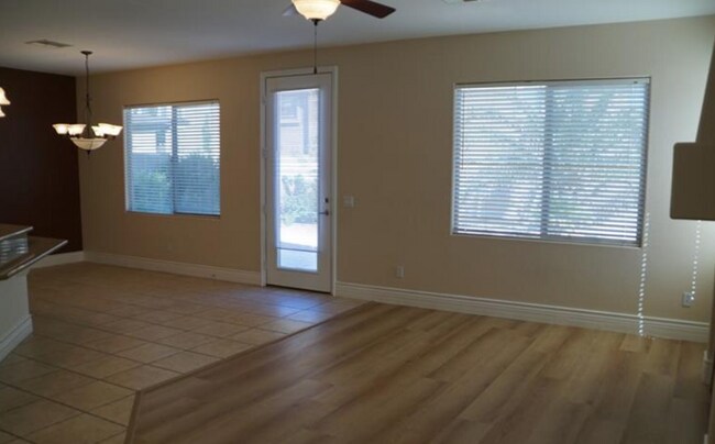 Building Photo - 518 Center Green Dr