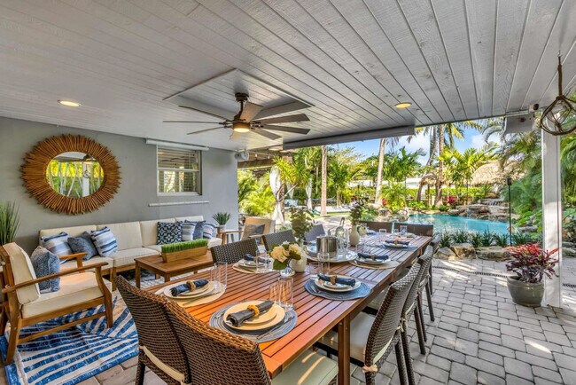 Building Photo - 2004 NE 17th Way