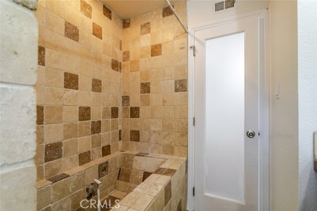 Building Photo - 5888 Oak Knolls Rd