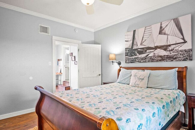 Building Photo - 165 Beach View