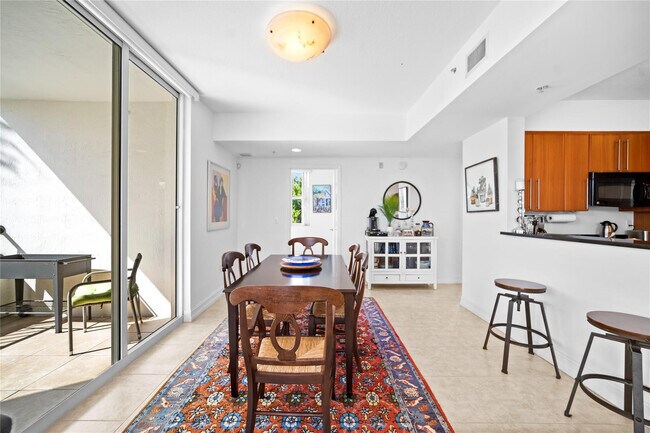 Building Photo - 101 SE 20th Ave