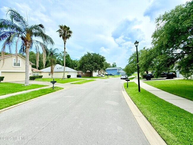 Building Photo - 1734 Forest Creek Dr