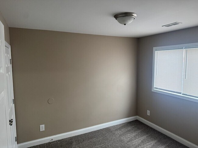 Building Photo - 103 Etta Vaughn Ln