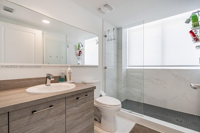 Building Photo - 400 Sunny Isles Blvd