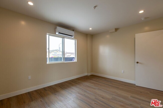 Building Photo - 2656 W Carson St